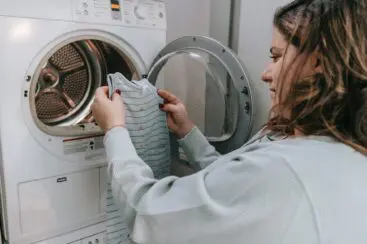 Lavagem inteligente: como cuidar das suas roupas de forma eficiente