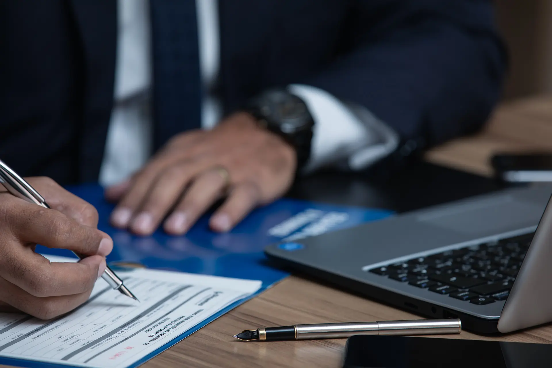 Falar com advogado online: 7 vantagens do atendimento virtual!