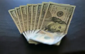 Comprar dólar online: saiba tudo neste guia completo