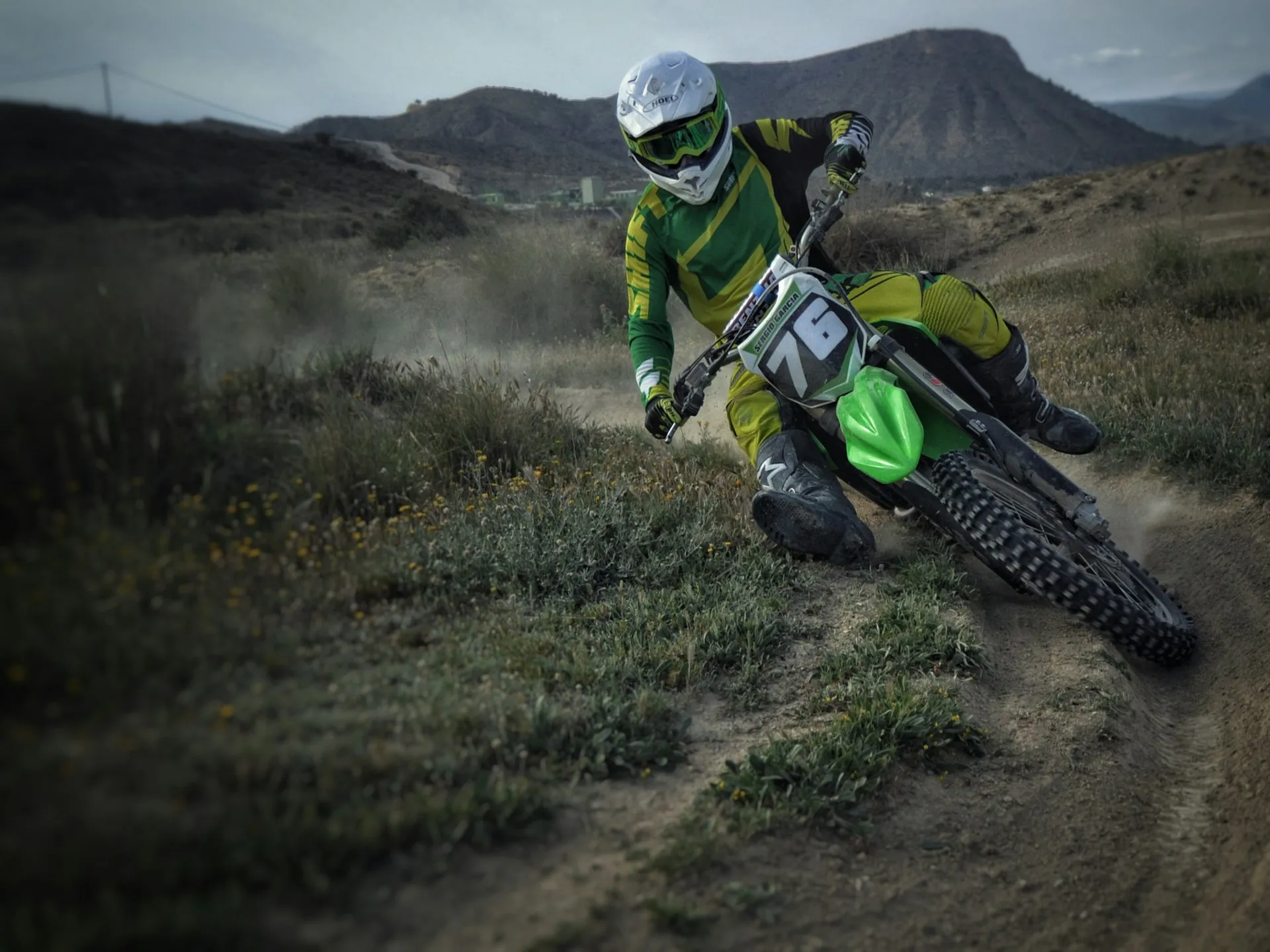Como começar no motocross: dicas, equipamentos e treinamento