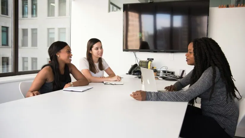 Como a tecnologia está transformando o recrutamento e aumentando a eficiência do RH Como a tecnologia está transformando o recrutamento e aumentando a eficiência do RH