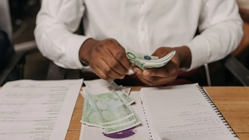 Transforme sua gestão financeira em 7 dias com atitudes simples Transforme sua gestão financeira em 7 dias com atitudes simples