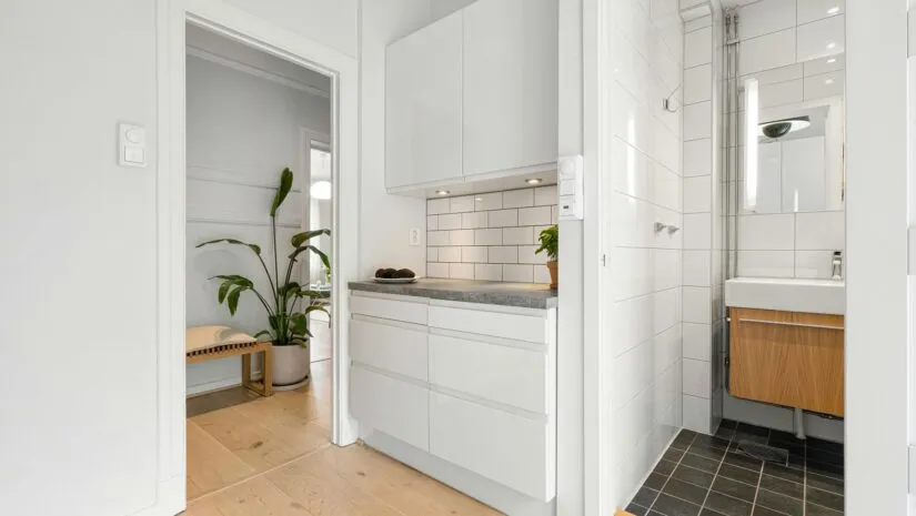 Como Decorar Banheiros Pequenos com Estilo: Dicas Essenciais para um Ambiente Funcional e Charmoso Como Decorar Banheiros Pequenos com Estilo: Dicas Essenciais para um Ambiente Funcional e Charmoso