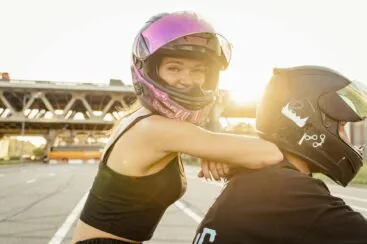 Soluções para proteção contra intempéries em capacetes abertos