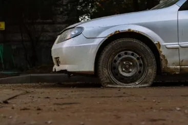 Como trocar pneu de carro